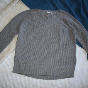 Gap sweater